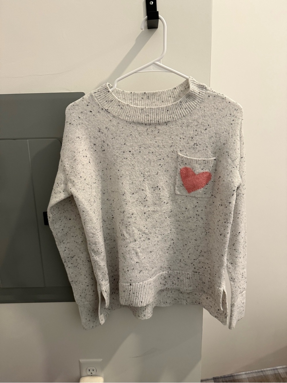 Love Scarlett Small Speckled Cream Pullover Sweater with Pink Heart Pocket